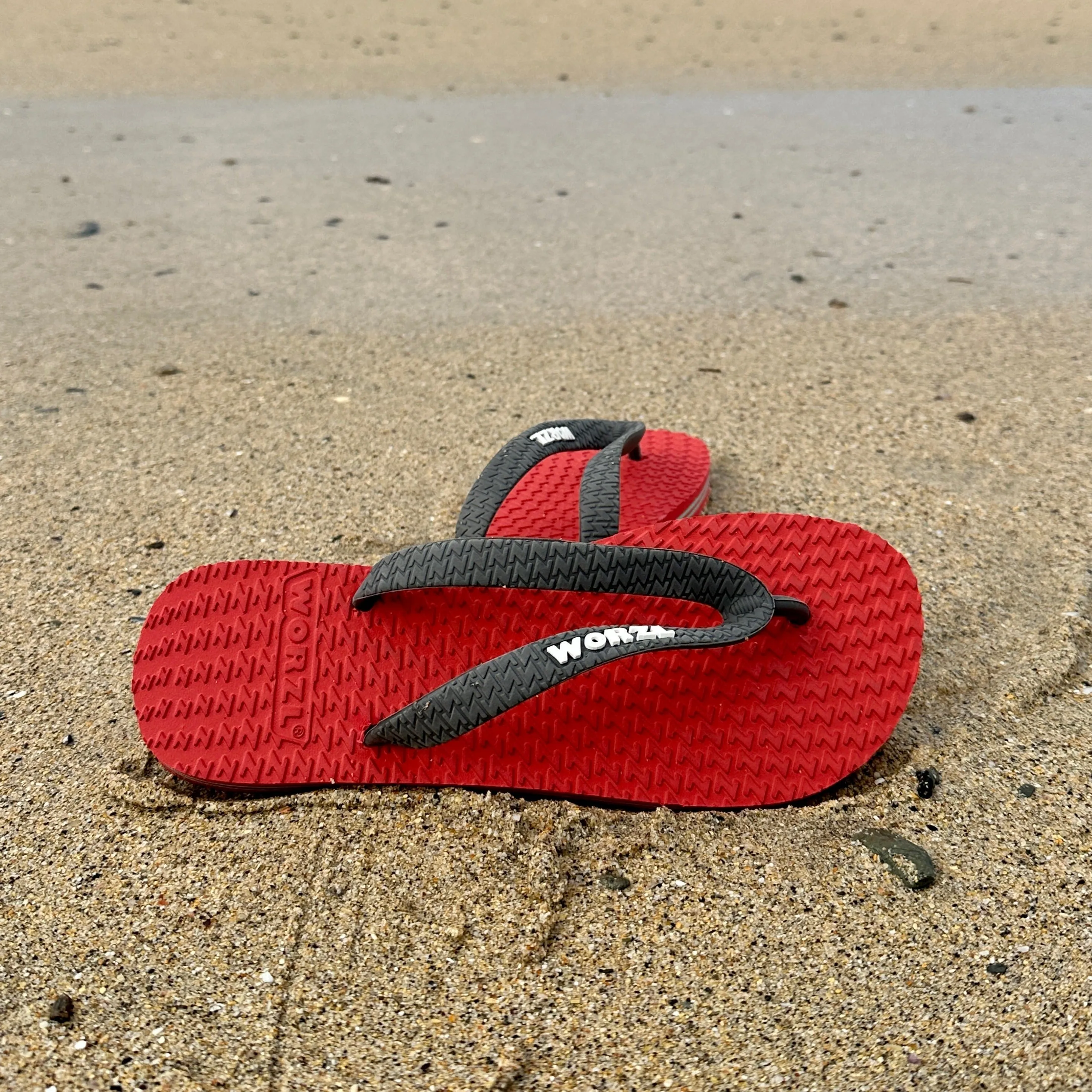 BRIGHT RED - Mens non plastic, biodegradable, rubber flip flops made in the UK.