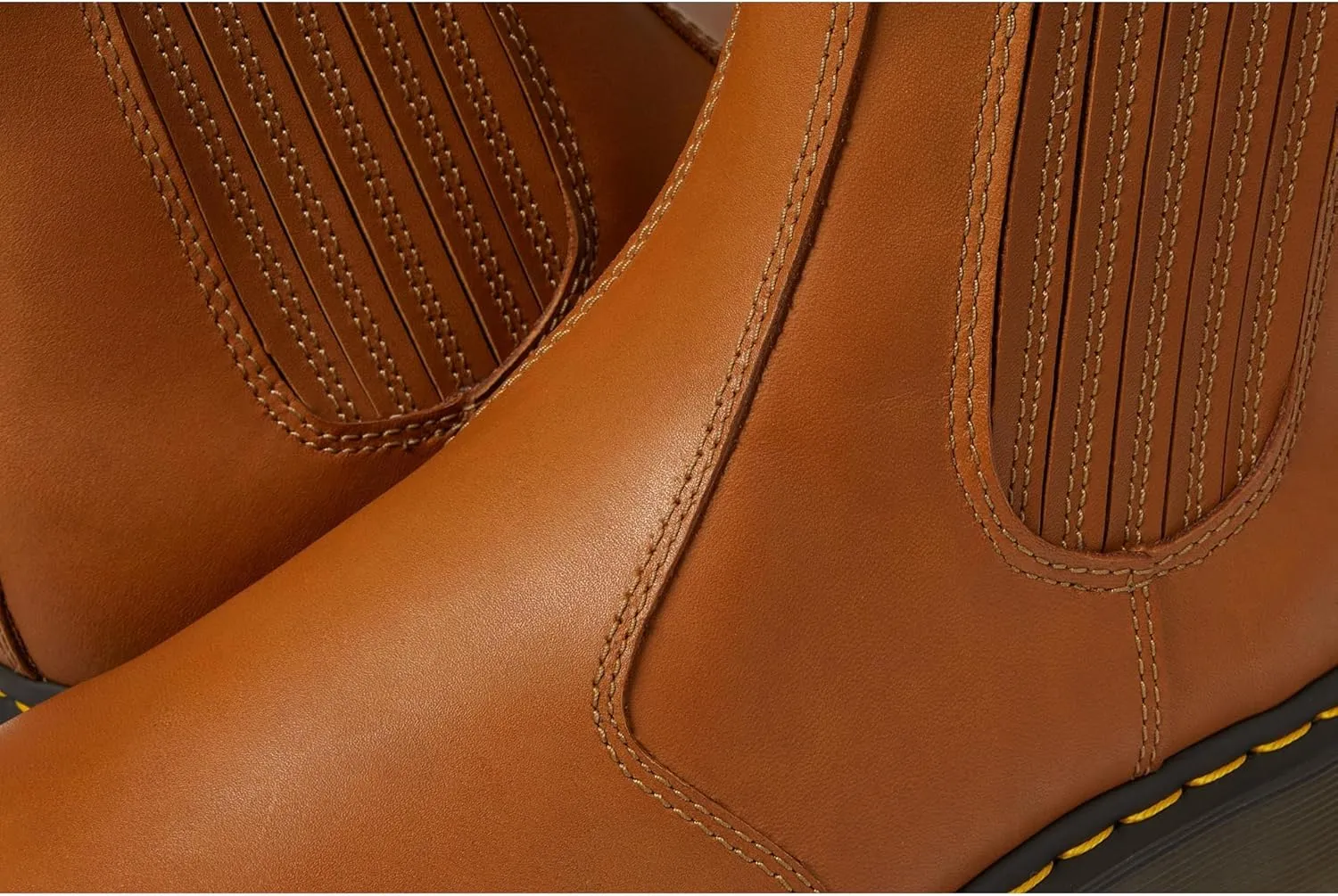 Dr. Martens Unisex-Adult Chelsea Boot
