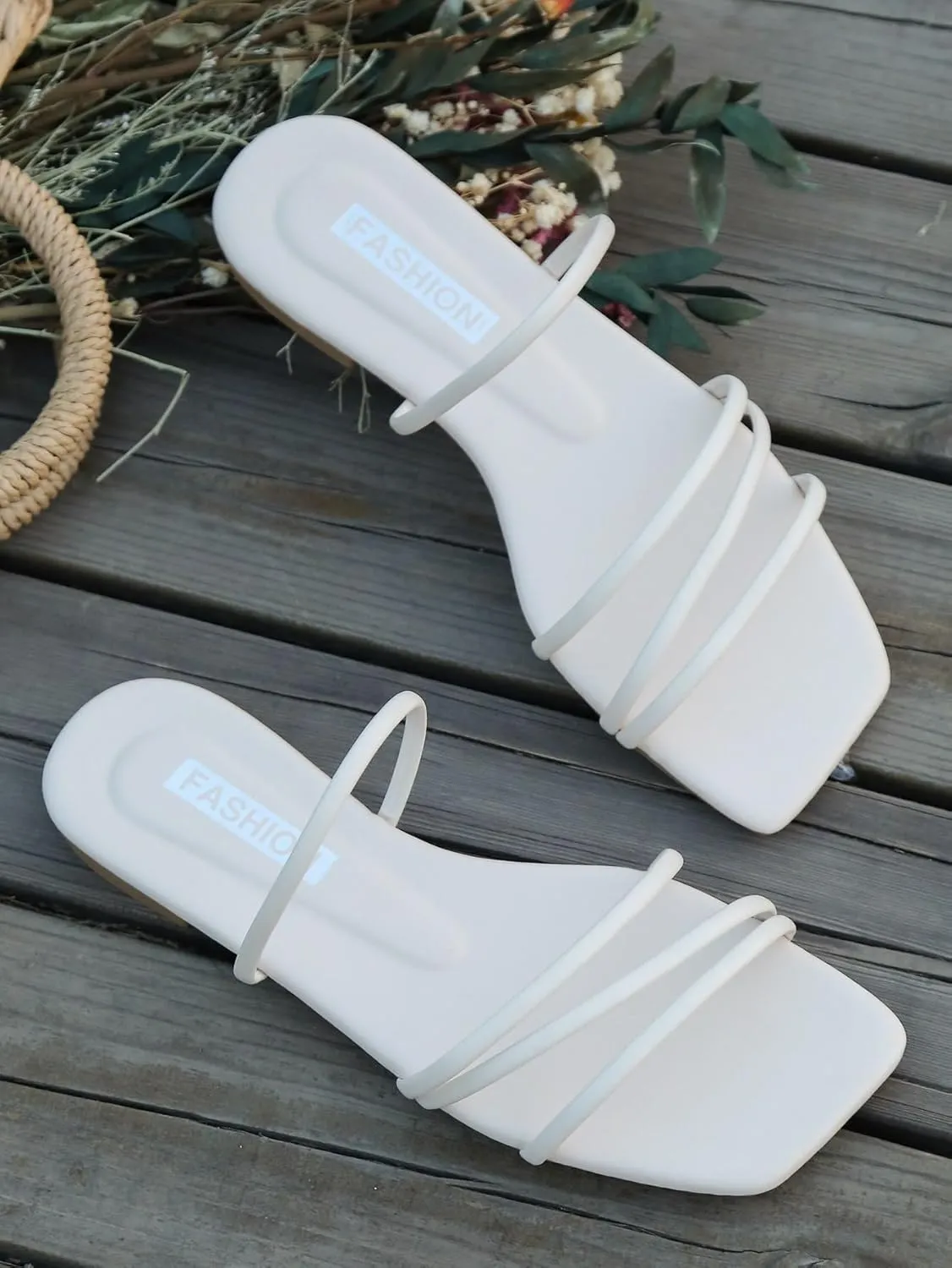 GORGLITTER Women's Cute Strappy Sandals Flat Sandals Toe Ring Summer Slide Sandal Slip on Flip Flops