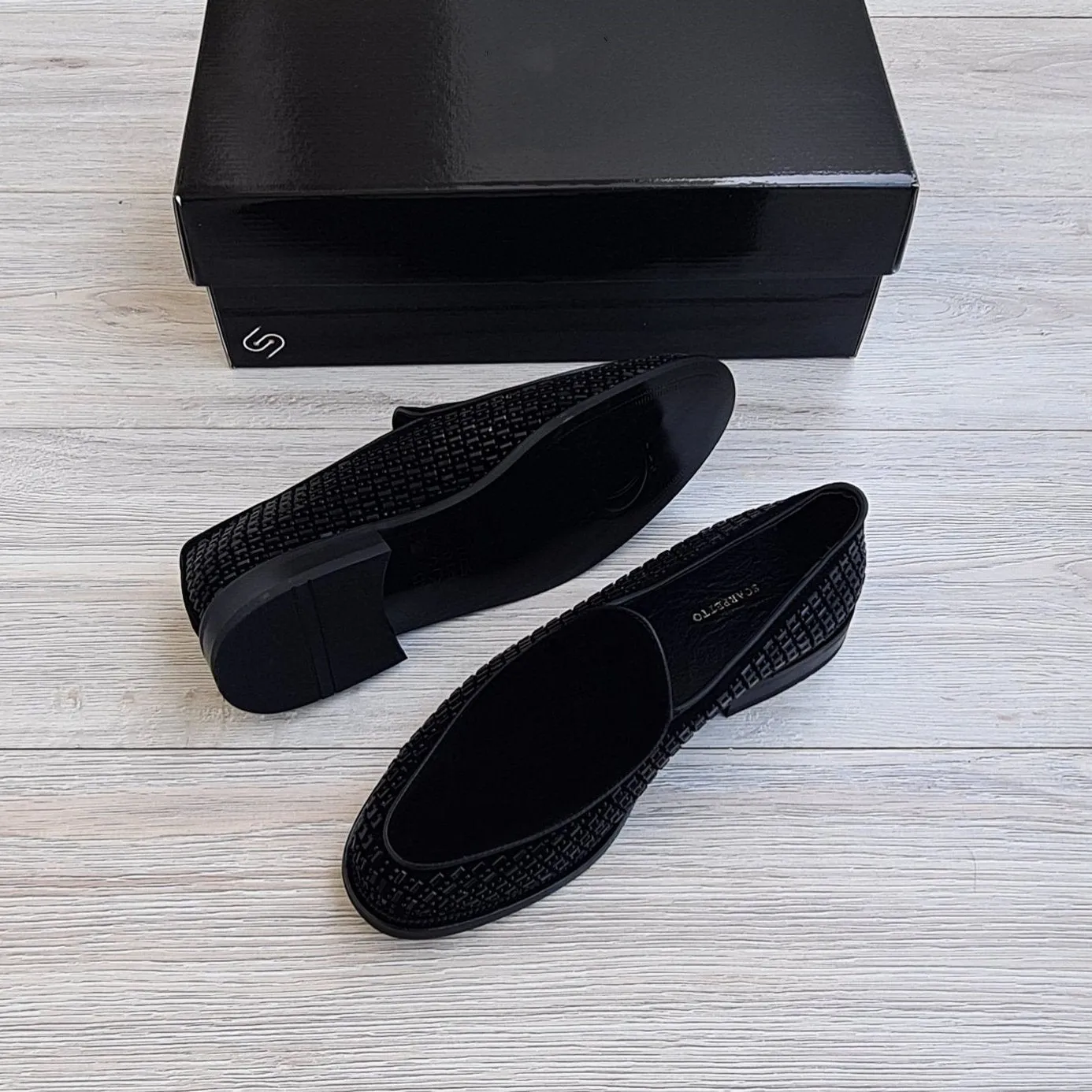 Leather Men's Loafer with Stone Details