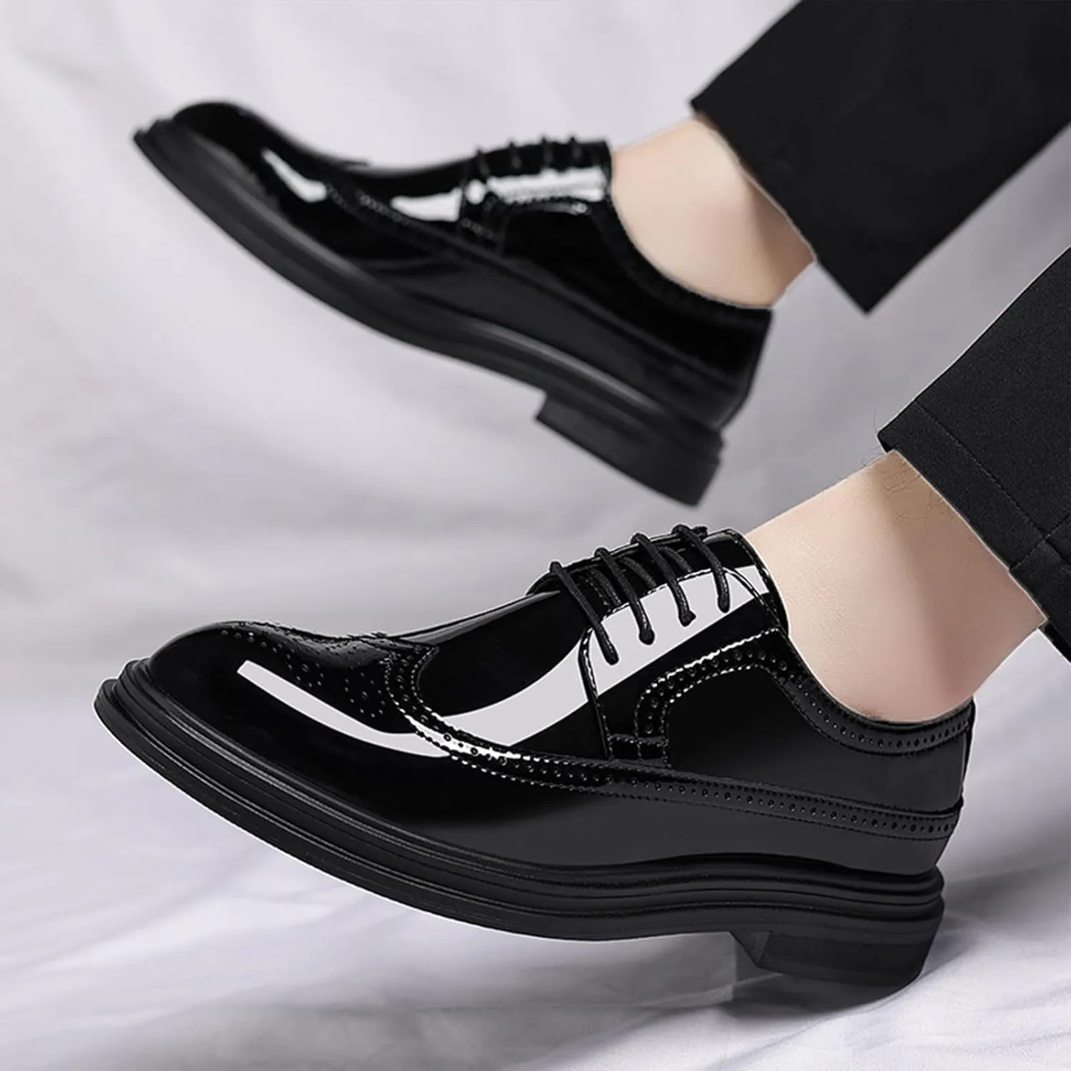 Men's Black Patent Leather Wingtip Dress Oxford Shoes Classic Modern Lace-up Plain Toe Business Casual Brogue Leather Shoes
