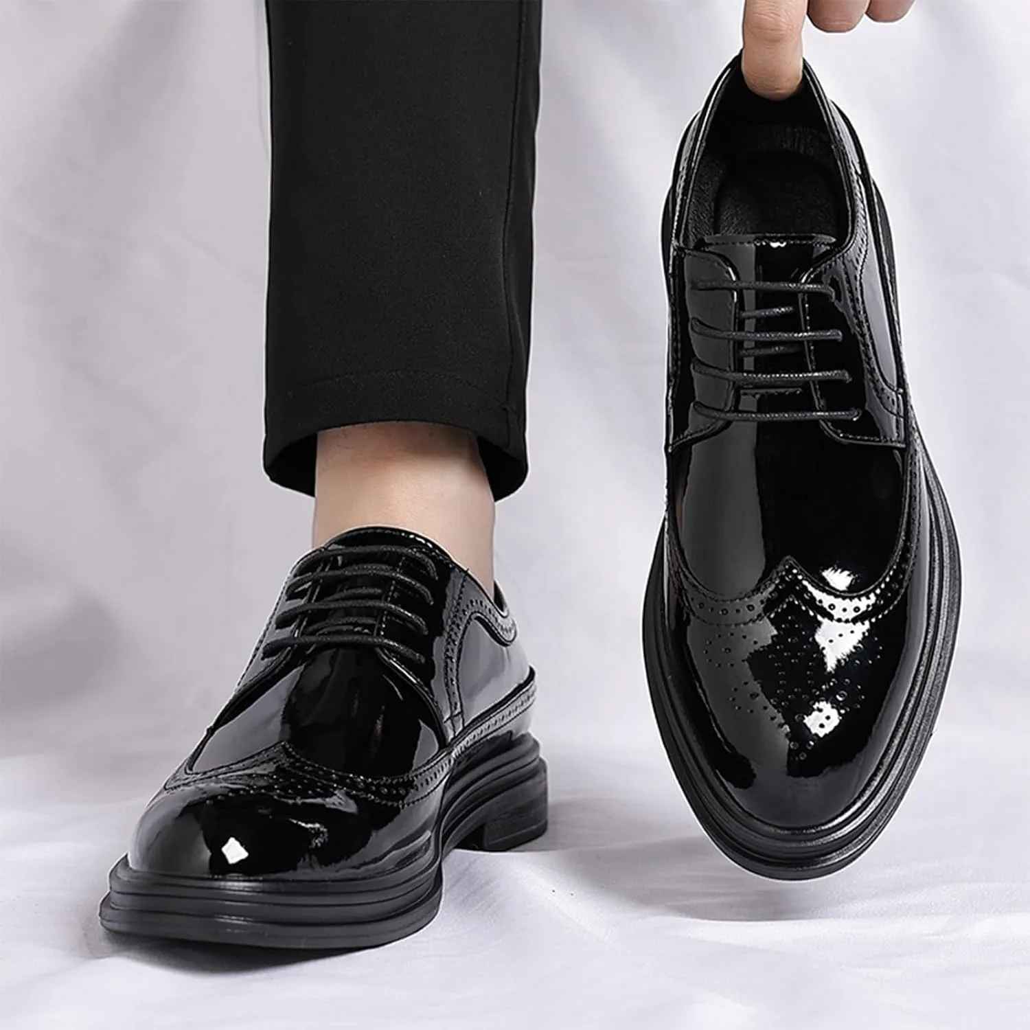 Men's Black Patent Leather Wingtip Dress Oxford Shoes Classic Modern Lace-up Plain Toe Business Casual Brogue Leather Shoes