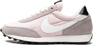 Nike Women's Stroke Running Shoe