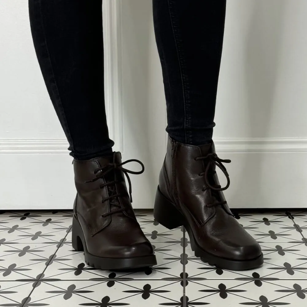 Pepe Menargues 21204 Laced Ankle Boots-BROWN