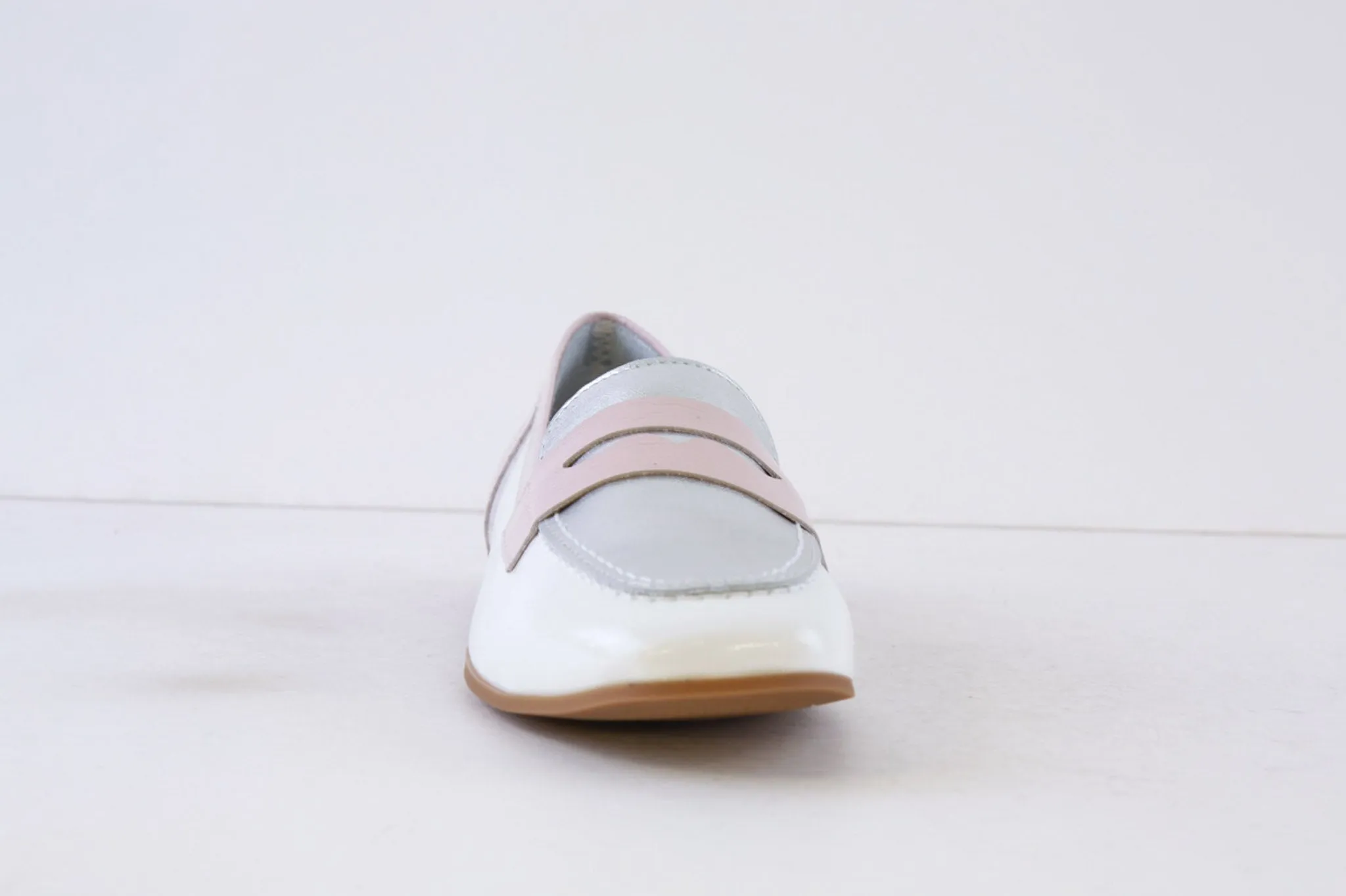 PITILLOS - 10472 LOW HEEL SLIP-ON SHOE - WHITE/SILVER/PINK