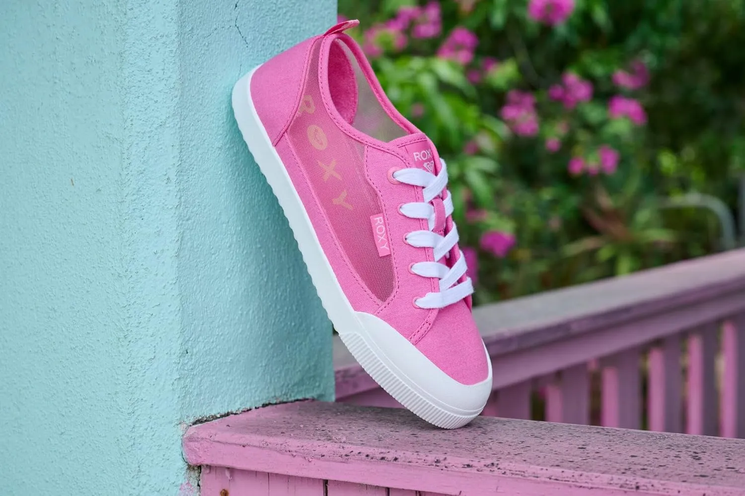 Roxy Women's Shorebreak Sneaker