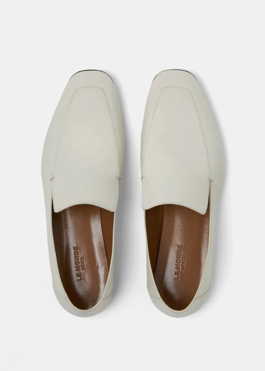 Soft Ecru Loafer, Trend-setting Voice-controlled