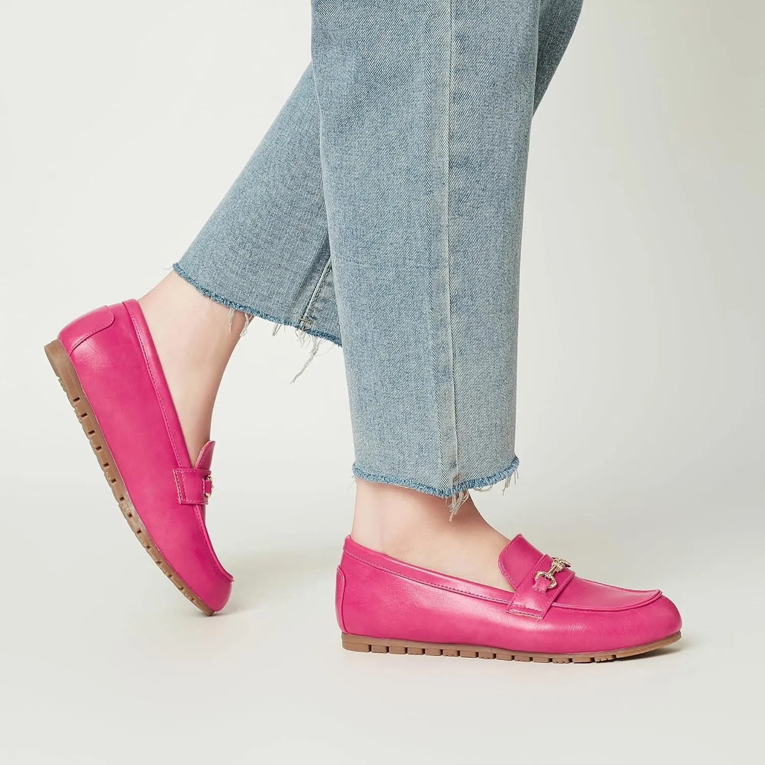 Women's Wide Loafers Casual Slip on Flat Shoes Women's Comfort Penny Loafers with Arch Support Women Dressy Moccasins