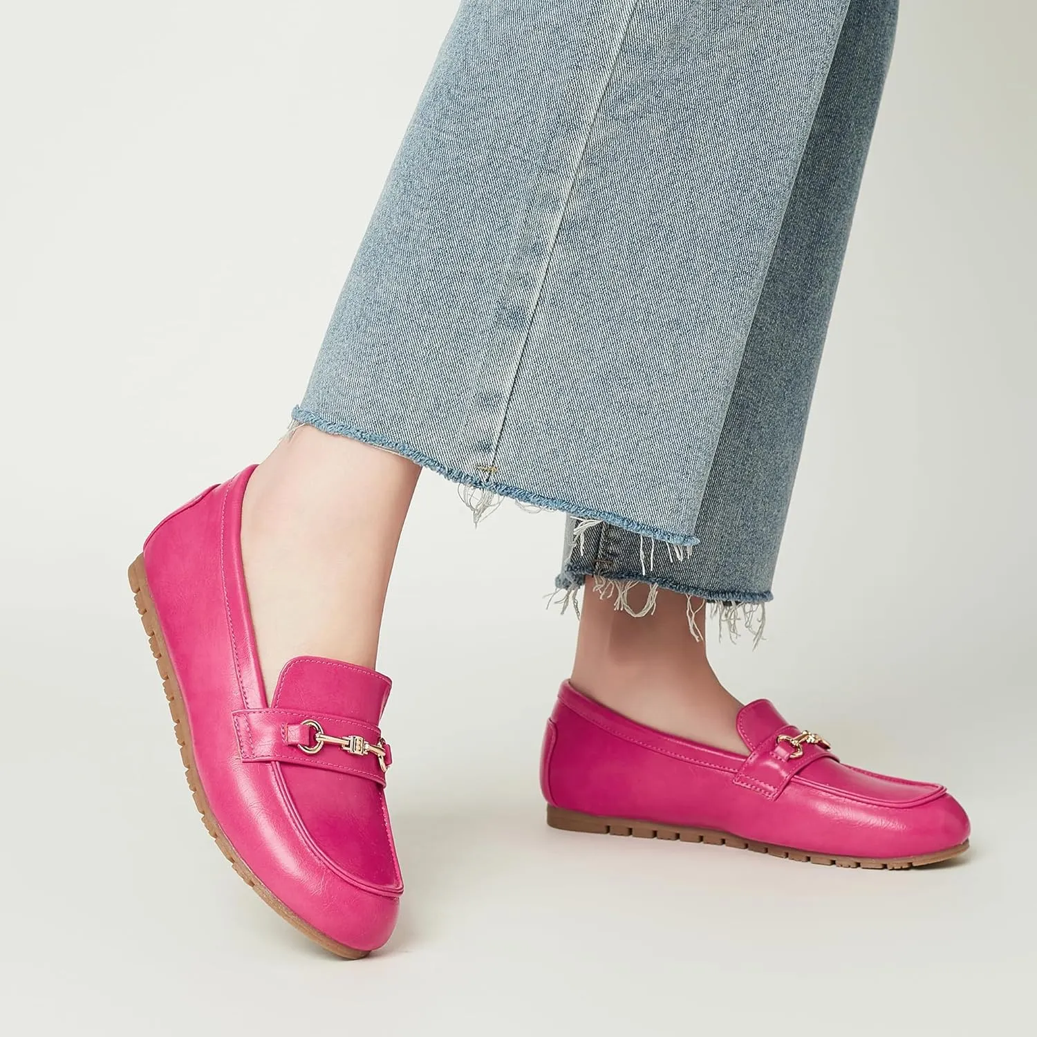 Women's Wide Loafers Casual Slip on Flat Shoes Women's Comfort Penny Loafers with Arch Support Women Dressy Moccasins